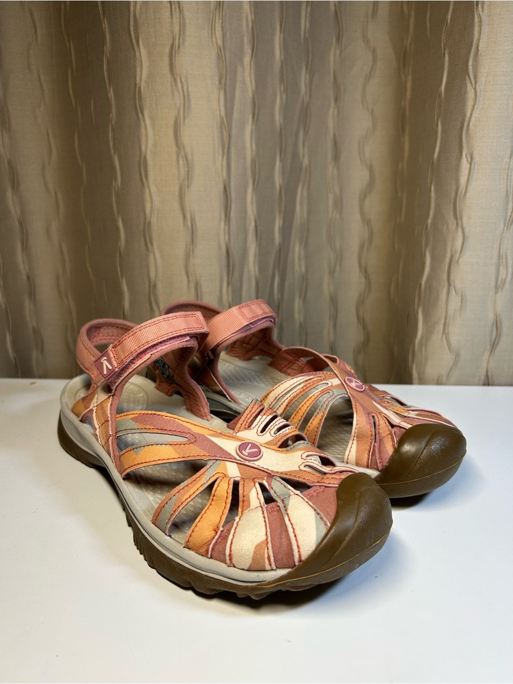 Keen Rose Women's 8.5 Peach Cream Tan Multicolor Closed Toe Strappy Sandal - Picture 2 of 16